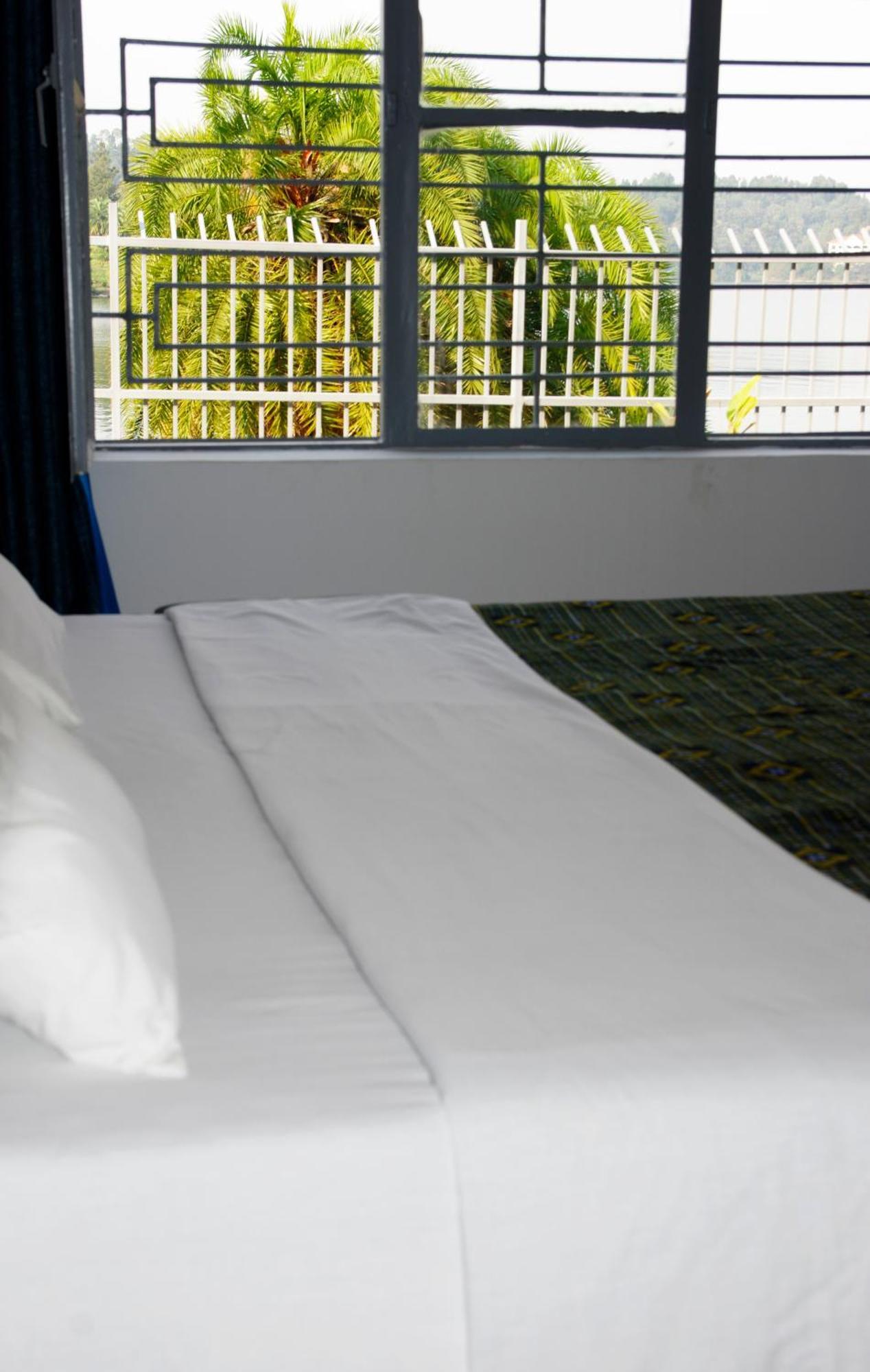 Spa Shallum Kibuye Zewnętrze zdjęcie